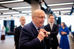A. Kubilius pasigenda įrodymų, kad Lietuva būtų pajėgi susidoroti su galimais dronų spiečiais oro erdvėje