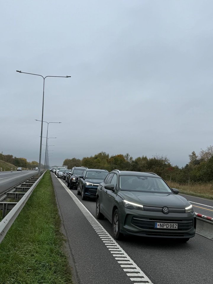 Spūstis magistralėje.<br> Portalo Lrytas skaitytojų nuotr.