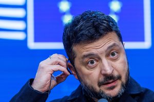 Pietų Korėja dėl diplomatinio ginčo atšaukia daugiau ambasados darbuotojų iš Ukrainos
