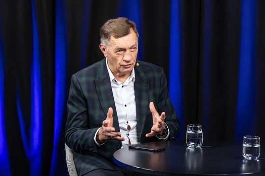 A. Butkevičius siūlo mažinti dyzelino akcizą, įspėja dėl rizikų 