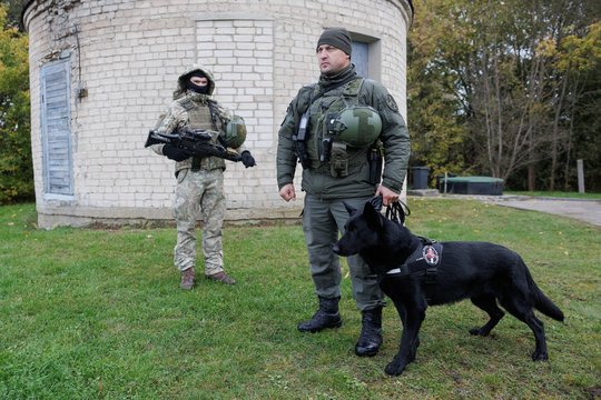 Lrytas iš pasienio su Rusija: gatvėse – ginkluoti kariai, o pasieniečių lūpose – neįtikėtinos istorijos