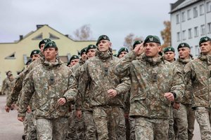 Iš tarptautinės operacijos Kosove grįžo Lietuvos kariai – jiems įteikti apdovanojimai