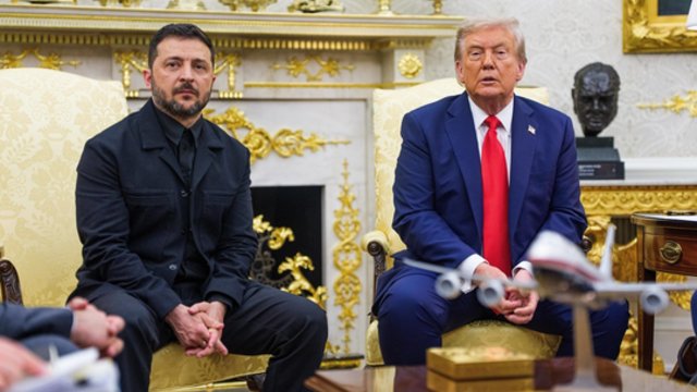 D. Trumpas pakartojo, kad Ukraina turėjo nusileisti anksčiau: aštriai kirto V. Zelenskiui