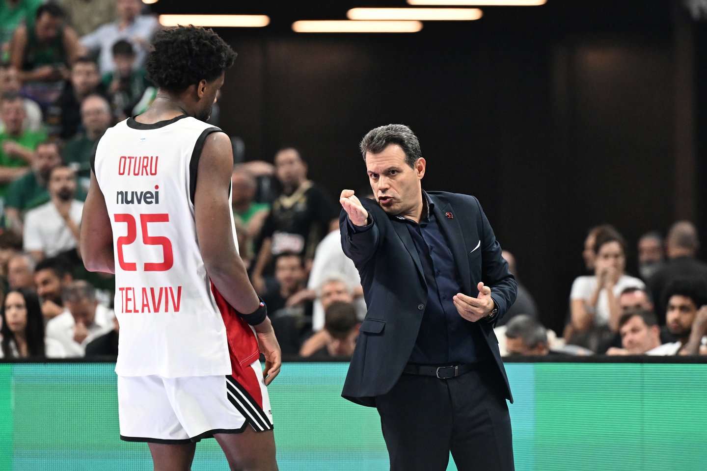 Danas Oturu ir Dimitris Itoudis