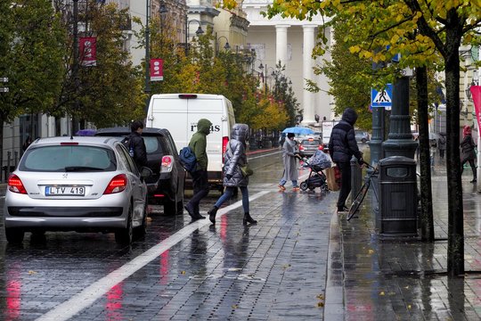Orai keisis: smarkės vėjas, o tuoj sugrįš ir lietus