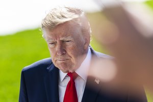 D. Trumpas pavadino M. Le Pen Prancūzijos „konservatyviu balsu“