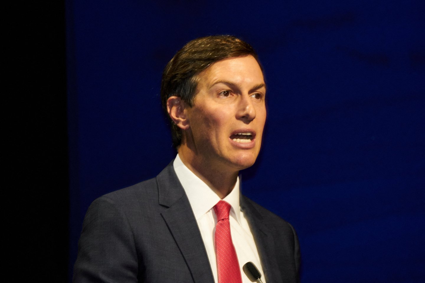 J. Kushneris.