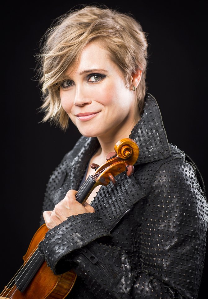 Spalio 22 d. smuiko „diva“ pasirodys Lietuvos kamerinio orkestro koncerte Nacionalinėje filharmonijoje.