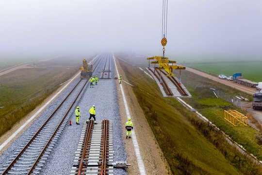 Įrengiami pirmieji „Rail Baltica“ greitųjų geležinkelių iešmai