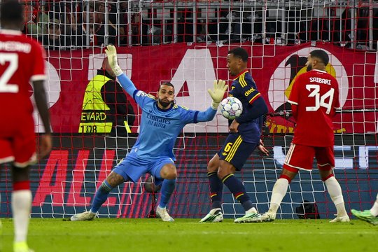 „Arsenal“ Miunchene išvengė pirmojo pralaimėjimo Čempionų lygoje, o „Manchester United“ sužaidė gėdingai