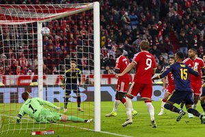 „Arsenal“ Miunchene išvengė pirmojo pralaimėjimo Čempionų lygoje, o „Manchester United“ sužaidė gėdingai