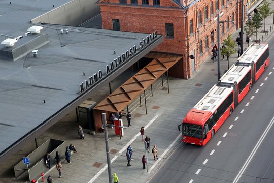 Ginčas dėl „Kauno autobusų“ draudimo konkurso – teisme: mini konkurentų veiklą Baltarusijoje
