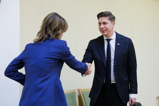 „Tam tikros iniciatyvos taps kūnu“: M. Sinkevičius neatmeta, kad bus imtasi naujų mokesčių