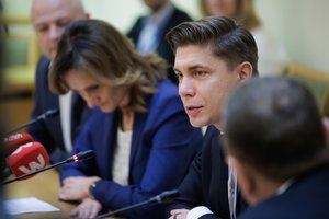 „Tam tikros iniciatyvos taps kūnu“: M. Sinkevičius neatmeta, kad bus imtasi naujų mokesčių