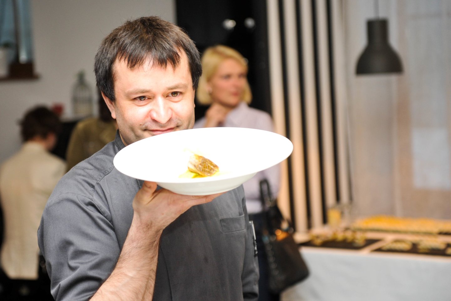 Virtuvės šefas Ruslanas Bolgovas mini 35-erių metų veiklos sukaktį. <br>T.Bauro nuotr.