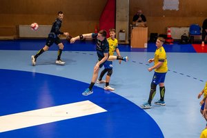 Lietuvos rankinio lygoje – staigmena sostinės derbyje ir rekordinė lyderių pergalė
