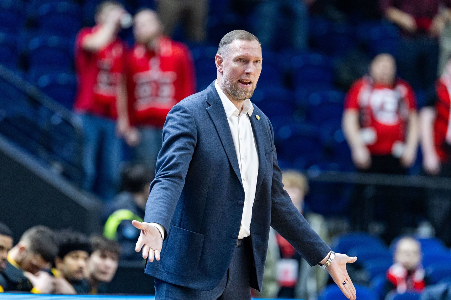 „Šiaulių“ treneris Darius Songaila buvo užpultas vedžiodamas šunį.