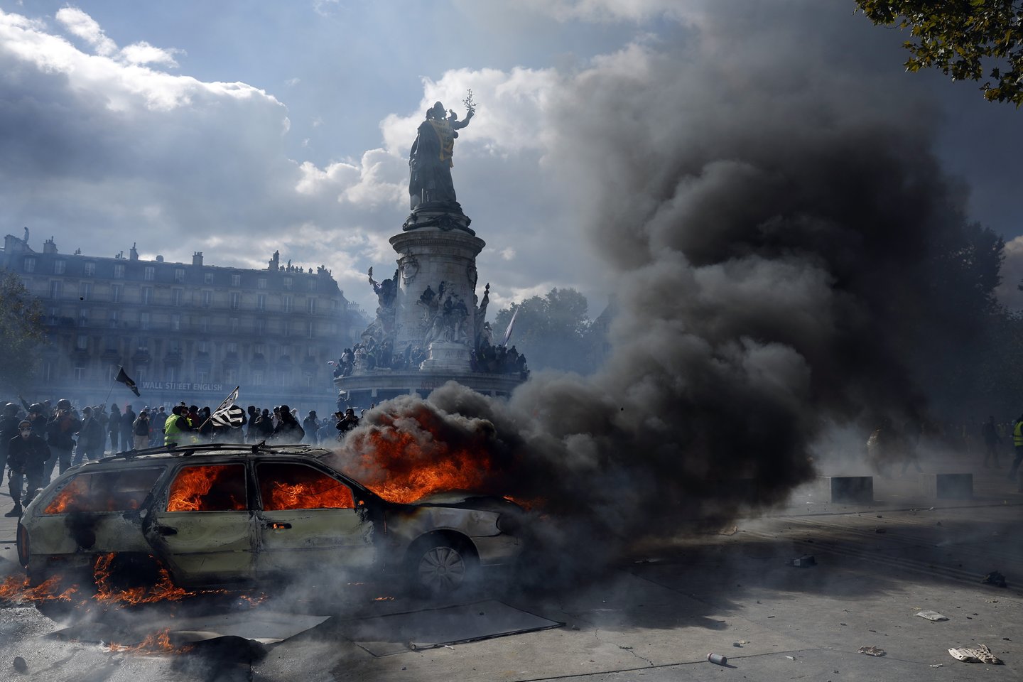 Smurtiniai protestai Prancūzijoje.<br>EPA/ELTA nuotr.