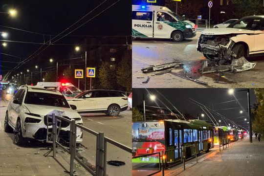 Kaune – stiprus dviejų automobilių susidūrimas: „BMW“ rėžėsi į kelio atitvarus