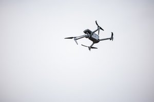 Lietuvos bendrovės gamina tinklus strateginių objektų apsaugai nuo dronų