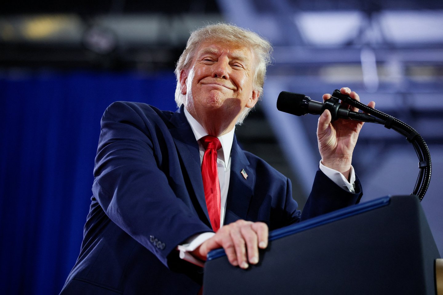 D. Trumpas.