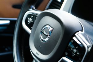 Švedijos automobilių gamintoja naikina dar 2,5 tūkst. darbo vietų