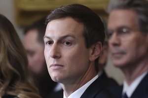 Derybose su V. Putinu dalyvaujantis D. Trumpo žentas skęsta skandale: sukasi milijardai