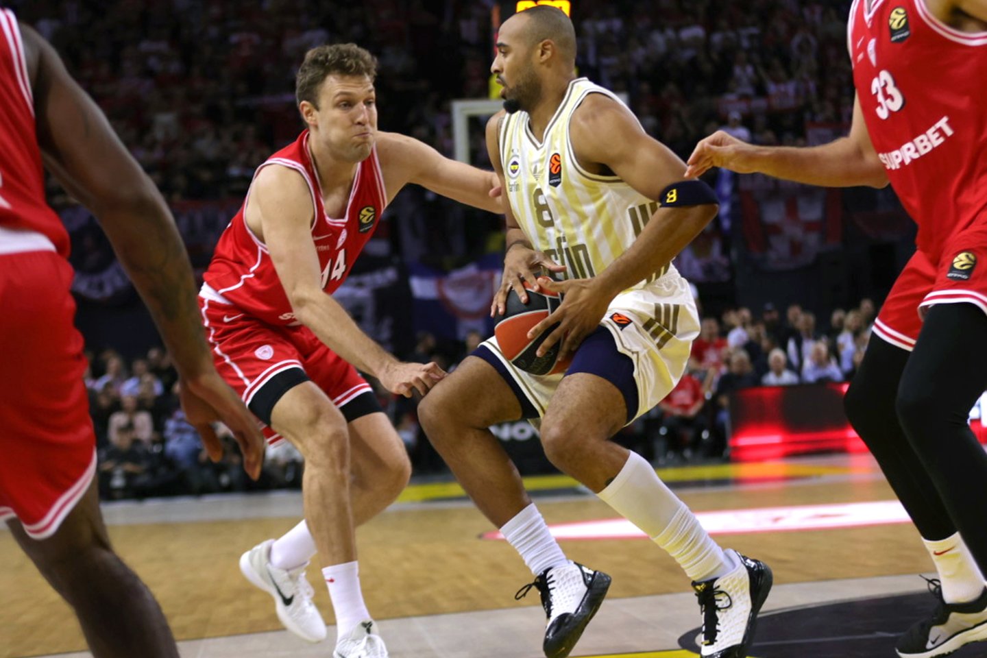 Fenerbahce ir Olympiakos komandų rungtynės.