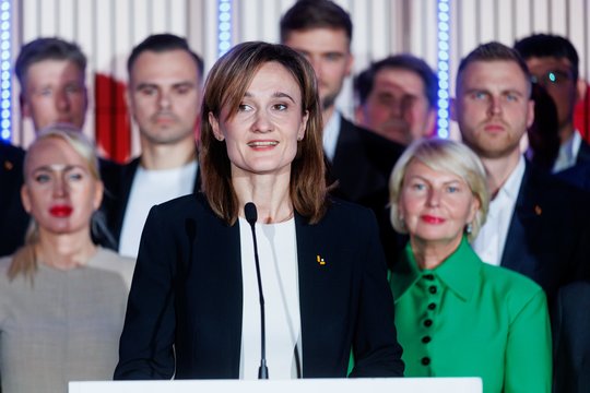V. Čmilytė-Nielsen kritikuoja valdančiuosius: už puotą mokės tie, kurių prie stalo dar nėra