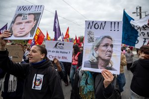 Tūkstančiai žmonių Prancūzijoje protestavo prieš M. Le Pen partijos suvažiavimą