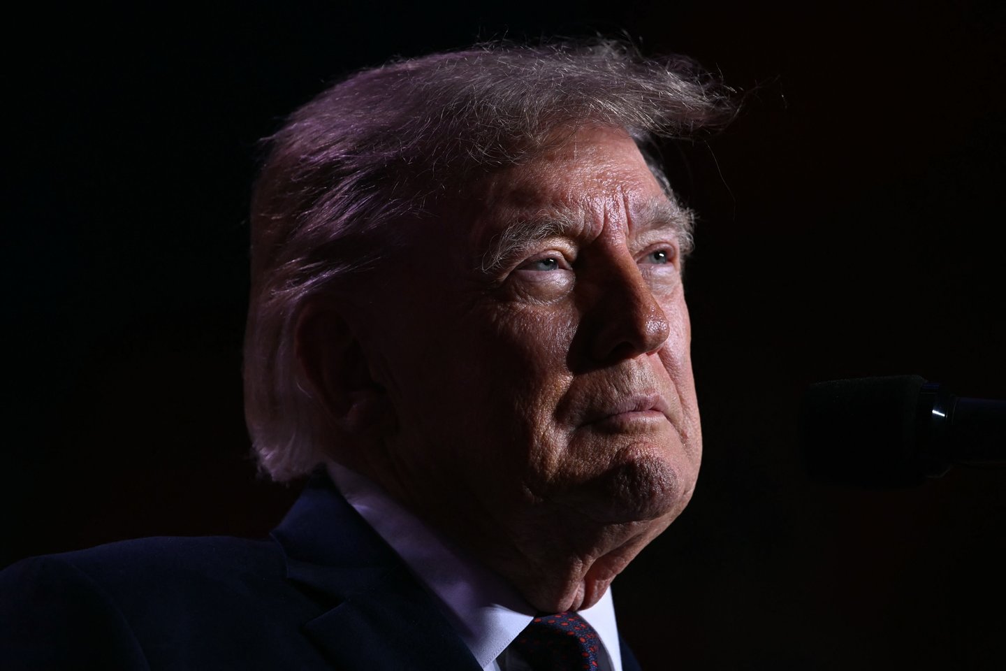 D. Trumpas.