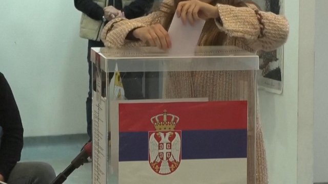 Serbijoje įtempta rinkimų kova: studentų judėjimas meta iššūkį A. Vučičiui