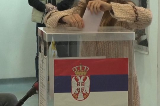 Serbijoje įtempta rinkimų kova: studentų judėjimas meta iššūkį A. Vučičiui