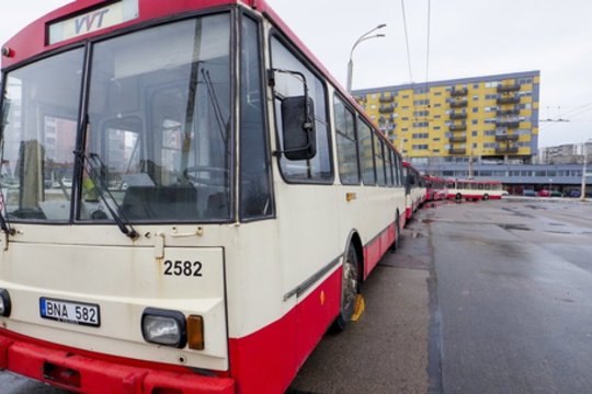 Nauji Vilniaus troleibusai iš arti: kuo jie nustebins keleivius ir vairuotojus?