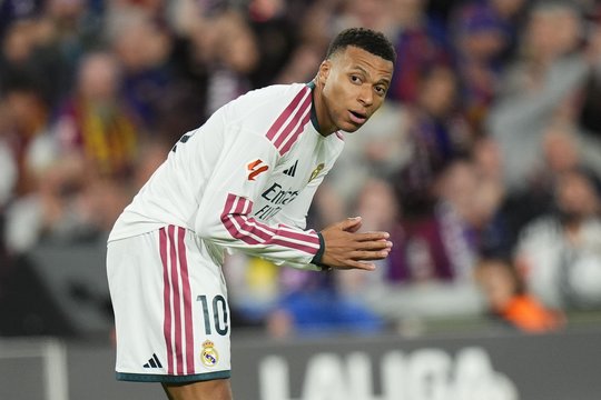 K. Mbappe du įvarčiai „Real“ padėjo palaužti iki tol nepralaimėjusią „Barcelona“