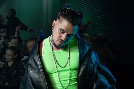 Jau antradienį Vilniuje – Europą su „Cha Cha Cha“ užkariavusio suomio Käärijos koncertas