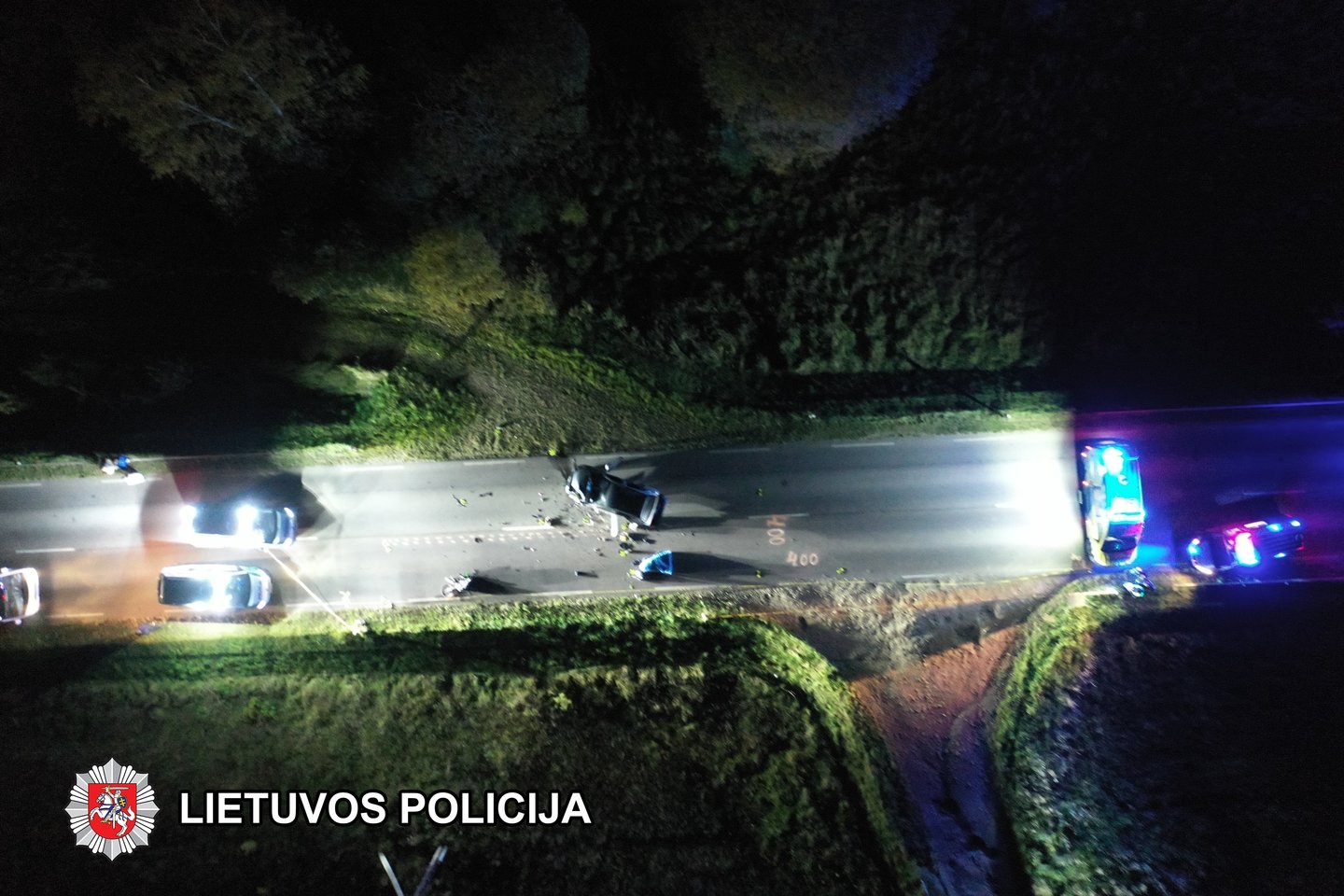 Liudininkai teigia, kad motociklininkas žuvo iš karto.