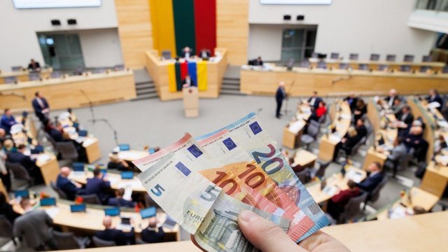 Kitų metų biudžetą laiko neatsakingu valdančiųjų žingsniu: programuoja rimtas problemas
