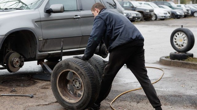 Prireikus naujų padangų – į ką atkreipti dėmesį: itin atidiems verta būti vienu atveju