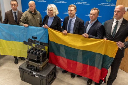 Ukrainai – svarbi parama iš Lietuvos: medikams perdavė antidronų sistemas