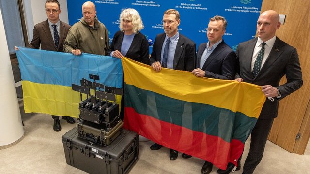 Ukrainai – svarbi parama iš Lietuvos: medikams perdavė antidronų sistemas