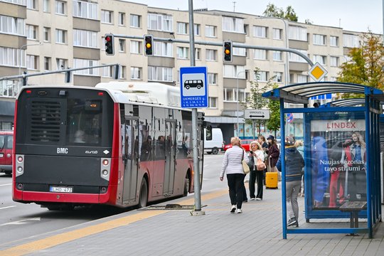 Bent vienas miestas į kapines vežios veltui: skelbia tvarkaraščius
