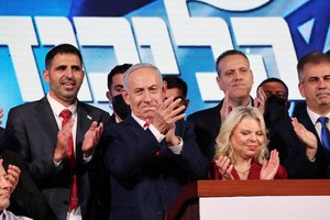 Po įtemptų rinkimų Izraelyje – B. Netanyahu ir jo varžovo pareiškimai
