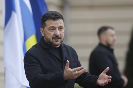 Į Ukrainą skriejo dešimtys balistinių raketų: V. Zelenskis kreipėsi į partnerius
