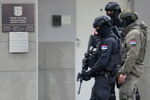 Prie Izraelio ambasados Belgrade – teroristinis išpuolis: užpuolikas nukautas