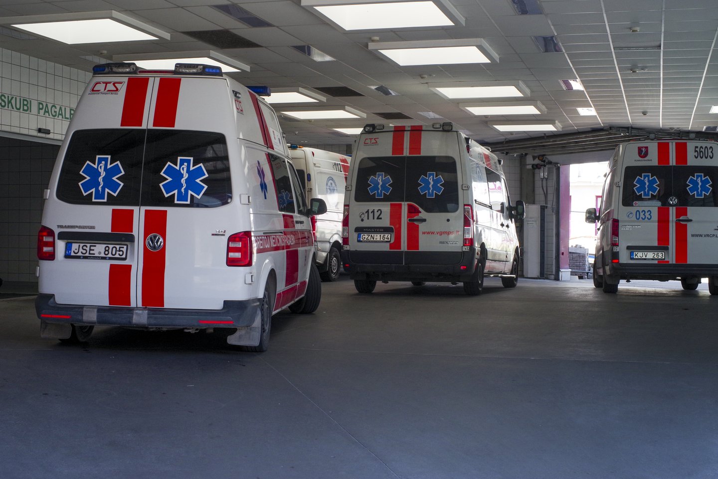 Vienas vyras mirė ligoninėje, kitas - greitosios pagalbos automobilyje.