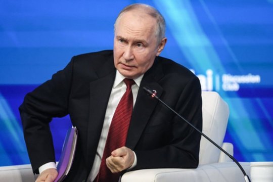 L. Linkevičius, A. Valionis, R. Motuzas: kokia skambučių V. Putinui nauda?