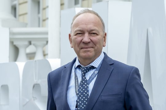 Valstybę gina ne tik kariai: dauguma darbų vyksta toli nuo fronto