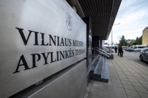 Sostinėje ir Vilniaus rajone į autobusus ir stotelių paviljonus pneumatiniu ginklu šaudę jaunuoliai išgirdo nuosprendį