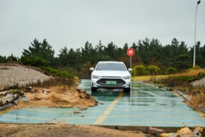 Iš Norvegijos – perspėjimas visiems dėl kiniškų automobilių: slapta renka duomenis